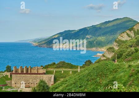 Ancien bâtiment sur la côte de Zarautz Au Chemin de Saint-jacques, Pays basque, Espagne Banque D'Images