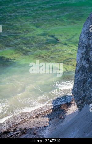 Europa, Dänemark, Møn, Blick von den Kreidefelsen auf das Ufer der Ostsee vor Møns Klint, Banque D'Images