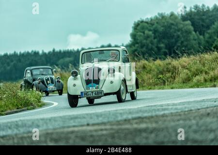 Bad König, Hesse, Allemagne, Fiat 500 B Topolino, construit en 1948, 569 cc déplacement, 16,5 hp au festival classique. Banque D'Images