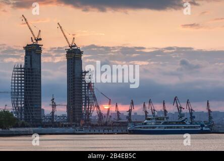 L'Azerbaïdjan, Bakou, Port de Bakou, sunrise Banque D'Images