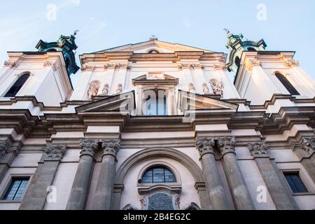 Église, Fasade, Vieille Ville, Cracovie, Pologne Banque D'Images