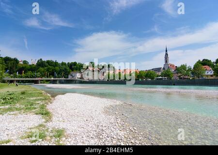 Bad Tölz, Kalvarienberg (Calvary), Vieille Ville, Rivière Isar, Église Paroissiale Mariä Himmelfahrt À Oberbayern, Tölzer Land, Haute-Bavière, Bayern / Bavière, Allemagne Banque D'Images