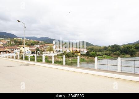 Ribeira River D'Iguape, Ville, Iporanga, São Paulo, Brésil Banque D'Images