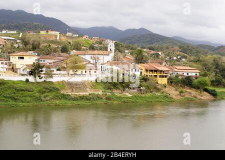 Ribeira River D'Iguape, Ville, Iporanga, São Paulo, Brésil Banque D'Images