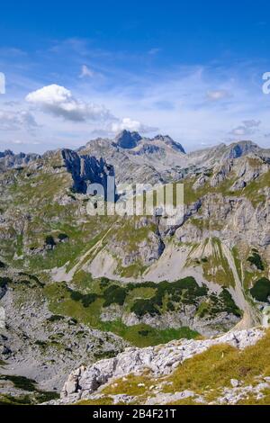 Montagnes Terzin bogaz et Bobotov kuk (la plus haute montagne du Monténégro), vue de Savin kuk, massif de Durmitor, parc national de Durmitor, à Zabljak, Monténégro Banque D'Images