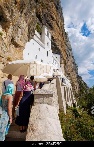 Monastère orthodoxe serbe Ostrog, église en pierre, province de Danilovgrad, Monténégro Banque D'Images