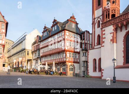 Allemagne, Hesse, Francfort, sur le Römerberg. Banque D'Images