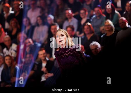 06 mars 2020, Rhénanie-du-Nord-Westphalie, Cologne: Victoria Swarovski, présentateur, parle sur le spectacle de danse RTL 'LetT's Dance' au Coloneum. Photo: Rolf Vennenbernd/Dpa Banque D'Images