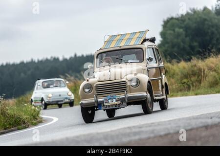 Bad König, Hesse, Allemagne, Fiat 500 C Belvedere, Topolino, construit en 1954, 569 cc déplacement, 15 KW au festival classique. Banque D'Images