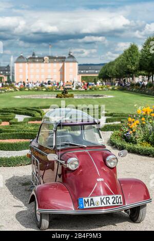 Schwetzingen, Bade-Wurtemberg, Allemagne, Messerschmidt cabine scooter dans les cours d'Elégance dans le parc du château Banque D'Images