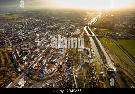 Vue aérienne, vue sur le centre ville de Hamm avec reconstruction du Lippewiesen pour Hamm jusqu'à l'espace aquatique Lippeaue, aérodrome Hamm Lippewiesen, EDLH, aviation générale, piste, piste, Hamm, Ruhr, Rhénanie-du-Nord-Westphalie, Allemagne Banque D'Images