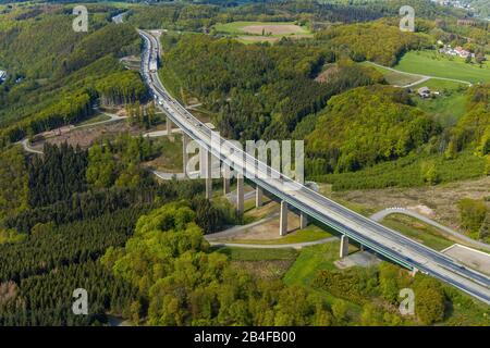 Vue aérienne du chantier de construction du pont routier Brunsbecke Sauerlandlinie autoroute A 45 à Hagen dans la région de la Ruhr dans l'État fédéral Rhénanie-du-Nord-Westphalie, Allemagne Banque D'Images