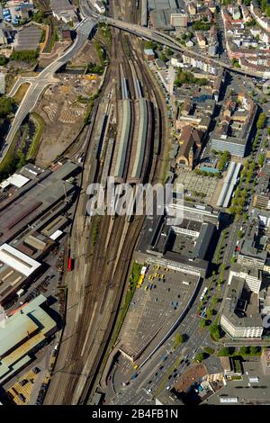 Vue aérienne de la gare principale de Hagen sous la forme d'un tir vertical à Hagen dans la région de la Ruhr dans l'état de Rhénanie-du-Nord-Westphalie, Allemagne Banque D'Images