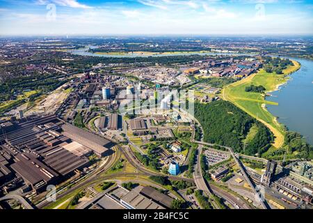 Vue aérienne de ThyssenKrupp steelworks Schwelgern et cokking usine Schwelgern dans Marxloh sur le Rhin à Duisburg dans la région de la Ruhr dans l'état de Rhénanie-du-Nord-Westphalie en Allemagne. Banque D'Images