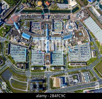 Vue aérienne du centre commercial ECE CENTRO dans le nouveau centre d'Oberhausen à Oberhausen, dans la région de la Ruhr, dans l'État de Rhénanie-du-Nord-Westphalie, Allemagne. Banque D'Images