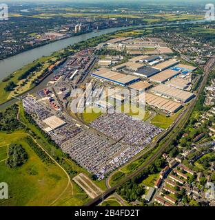 Vue aérienne de la zone logistique Logport Rheinhausen, Logport 1 sur le Rhin avec Rheinhafen Rheinhausen, dit Duisburg Intermodal terminal GmbH, D3T Duisburg Trimodal terminal, EH Harms GmbH & Co. Transport automobile à Duisburg dans la région de Ruhr dans l'état fédéral de Rhénanie-du-Nord-Westphalie en Allemagne. Banque D'Images