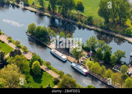 Vue aérienne de la Haus Ruhrnatur an der Ruhr RWW Rheinisch-Westfälischen Wasserwerksgesellschaft mbH à Mülheim an der Ruhr dans la région de Ruhr dans l'État fédéral Rhénanie-du-Nord-Westphalie, Allemagne. Banque D'Images