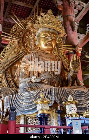 Statue De Kokuuzo-Bosatsu, Salle Daibutsuden, Temple Todaiji, Nara, Honshu, Japon Banque D'Images