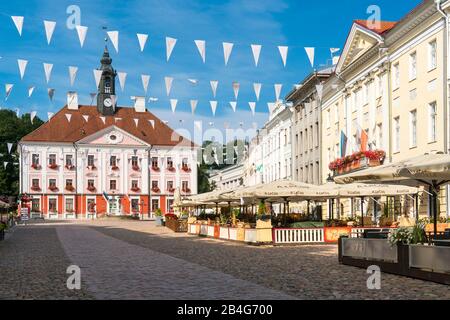 Estonie, Tartu, Place De L'Hôtel De Ville, Hôtel De Ville, Raekoja Banque D'Images