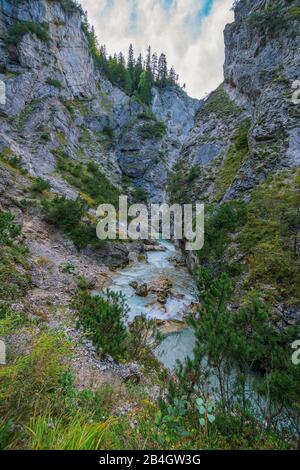 Sur le chemin du Gleirschklamm, Autriche, Tyrol, Scharnitz Banque D'Images