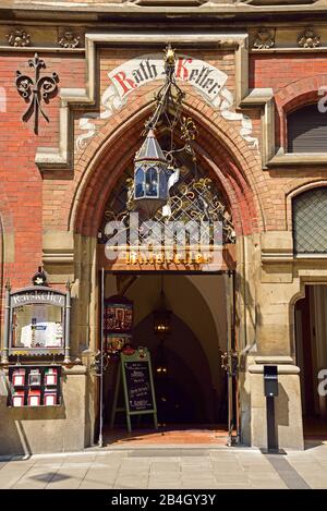 Europe, Allemagne, Bavière, Ville De Munich, Marienplatz, Hôtel De Ville, Entrée Rathskeller Dans La Dienerstrasse, Banque D'Images