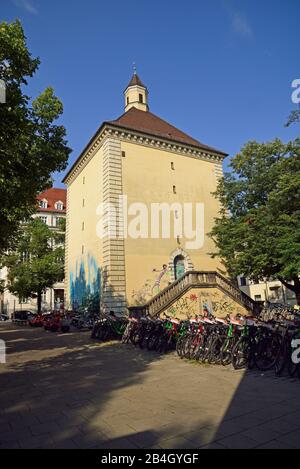 Europe, Allemagne, Bavière, Munich, Ville, bunker dans Blumenstrasse, parking pour location de vélos et scooters, Banque D'Images