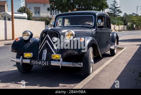 Ancien Citroën Traction Avant À Salles D'Aude. Construit entre 1934 et 1957. Banque D'Images