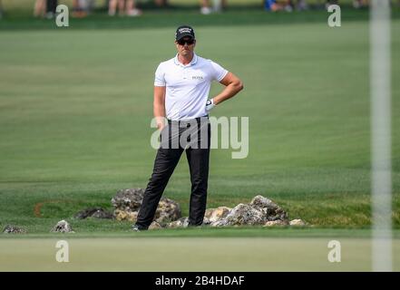 Orlando, FL, États-Unis. 6 mars 2020. Henrik Stenson, de Suède, étudie le sixième green lors de la deuxième partie de l'action de golf d'Arnold Palmer Invitational présentée par Mastercard tenue à Arnold Palmer's Bay Hill Club & Lodge à Orlando, En Floride. Romeo T Guzman/CSM/Alay Live News Banque D'Images