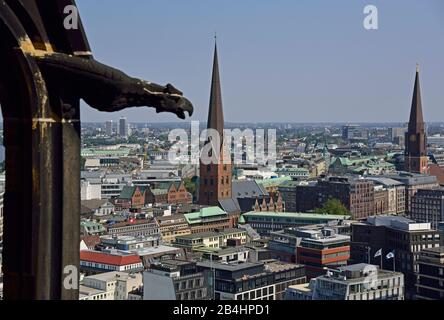 Europe, Allemagne, Hambourg, ville, vue d'en haut sur les tours de l'église Saint Petri et Saint jacobi, Banque D'Images
