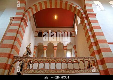 Engelschorschranke à l'intérieur de la première église romane de St. Michael, Hildesheim, Basse-Saxe, Allemagne Banque D'Images