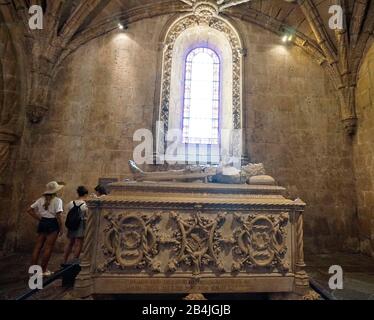 Europe, Portugal, région de Lisbonne, Lisbonne, Belem, Monastère de Jeronimos, Église du Monastère, Santa Maria de Belem, intérieur, tombe, Luis de Camoes Banque D'Images