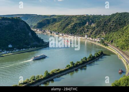 Vue panoramique sur le Rhin moyen de la Loreley, à voir: St Goarshausen, château Katz, souris de château, camping Loreleyblick, port, patrimoine mondial de l'UNESCO Haute vallée du Rhin moyen, Banque D'Images