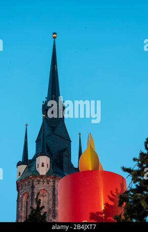 Allemagne, Saxe-Anhalt, Halle, Tour Rouge, Avent Candle, Marché De Noël, Hôtel De Ville De Halle. Banque D'Images