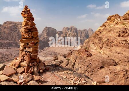 Jordanie, Petra, vue sur la ville rock Petra, site classé au patrimoine mondial de l'UNESCO. Banque D'Images