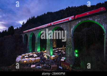 Marché De Noël, Viaduc, Ravennaschlucht, Forêt Noire, Bade-Wurtemberg, Allemagne, Europe Banque D'Images