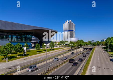 Deutschland, Bayern, Oberbayern, München, Georg-Brauchle-Ring Am Olympiapark mit BMW Hochhaus, BMW Welt und BMW Museum Banque D'Images