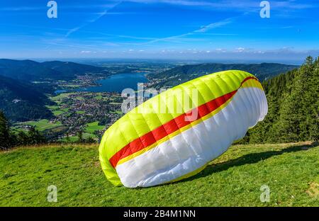 Deutschland, Bayern, Oberbayern, Mangfallgebirge, Tegernseer Tal, Rottach-Egern, Ortsansicht Mit Tegernsee, Blick Vom Wallberg Banque D'Images