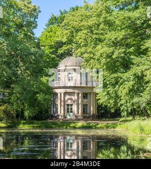 Allemagne, Saxe, Dresde - Pillnitz, Château De Pillnitz, Pavillon Anglais, Étang Banque D'Images