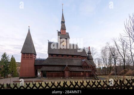 Allemagne, Basse-Saxe, Harz, Goslar, Gustav Adolf Stave Church à Hahnenklee, construite de 1907 à 1908, modélisée sur l'église Stave de Borgund en Norvège. Banque D'Images