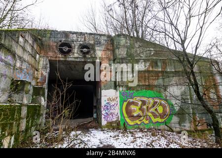 Bratislava (Pressburg): Réservoir bunker, à la base de missiles tchécoslovaques abandonnée, Guerre froide perdu lieu, à Devinska Kobyla (Thebener Kogel), district Devinska Nova Ves (Theben-Neudorf) en Slovaquie Banque D'Images