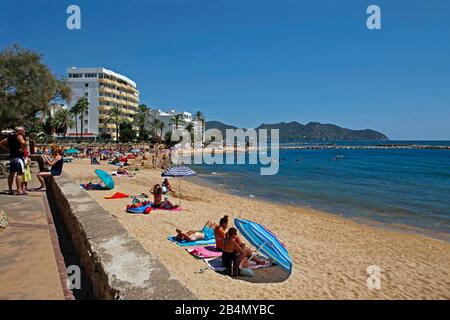 Plage, Cala Bona, Majorque, Iles Baléares, Espagne Banque D'Images