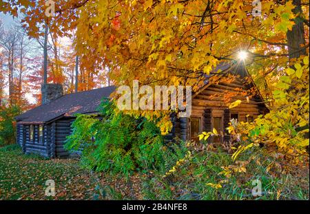 Extérieur de l'ancienne maison en bois, King City, Ontario, Canada. Banque D'Images