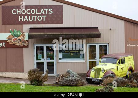 Fécamp est une ville française sur la Côte d'Albatros. Dans le département Seine-Maritime de la région Normandie. Il est situé au niveau de la mer directement sur la Manche entre Dieppe et le Havre. Le musée du chocolat Hautot et boutique. Banque D'Images