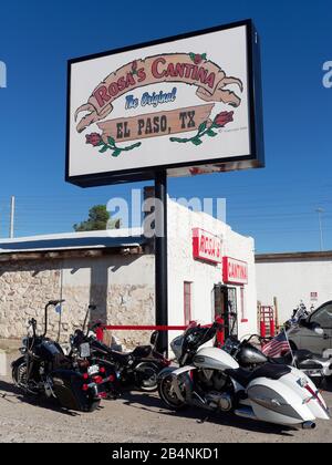 Motos Harley Davidson à l'extérieur de Rosa Cantina Banque D'Images