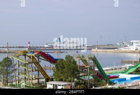 Russie, Sotchi, octobre 2019: Station marine, complexe du Port dans le quartier central Banque D'Images