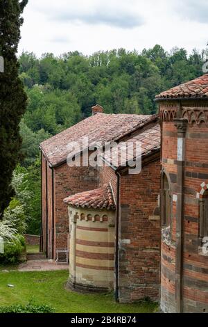 Aperçu de l'Abbaye de Vezzolano, Albugnano, Monferrato collines, Piémont, Italie Banque D'Images