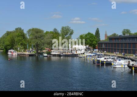 Schiffsanleger, Havel, Wiemannwerft, Brandenburg an der Havel, Brandebourg, Allemagne Banque D'Images