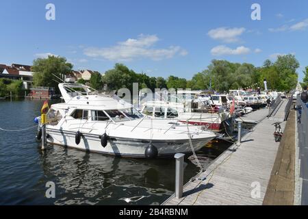 Schiffsanleger, Havel, Wiemannwerft, Brandenburg an der Havel, Brandebourg, Allemagne Banque D'Images