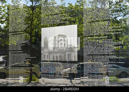 , Spiegelwand Holocaust-Denkmal, Hermann-Ehlers-Platz, Berlin, Deutschland, Steglitz Banque D'Images