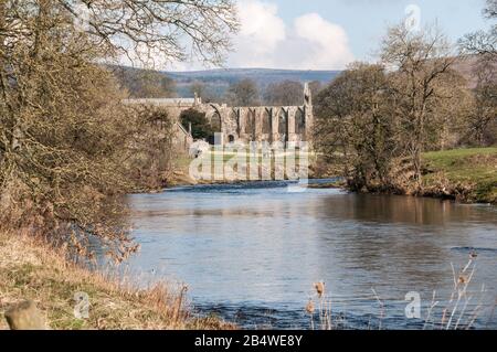 Autour du Royaume-Uni - UNE journée à l'abbaye de Bolton - ruines d'un Prieuré Augustinien Banque D'Images